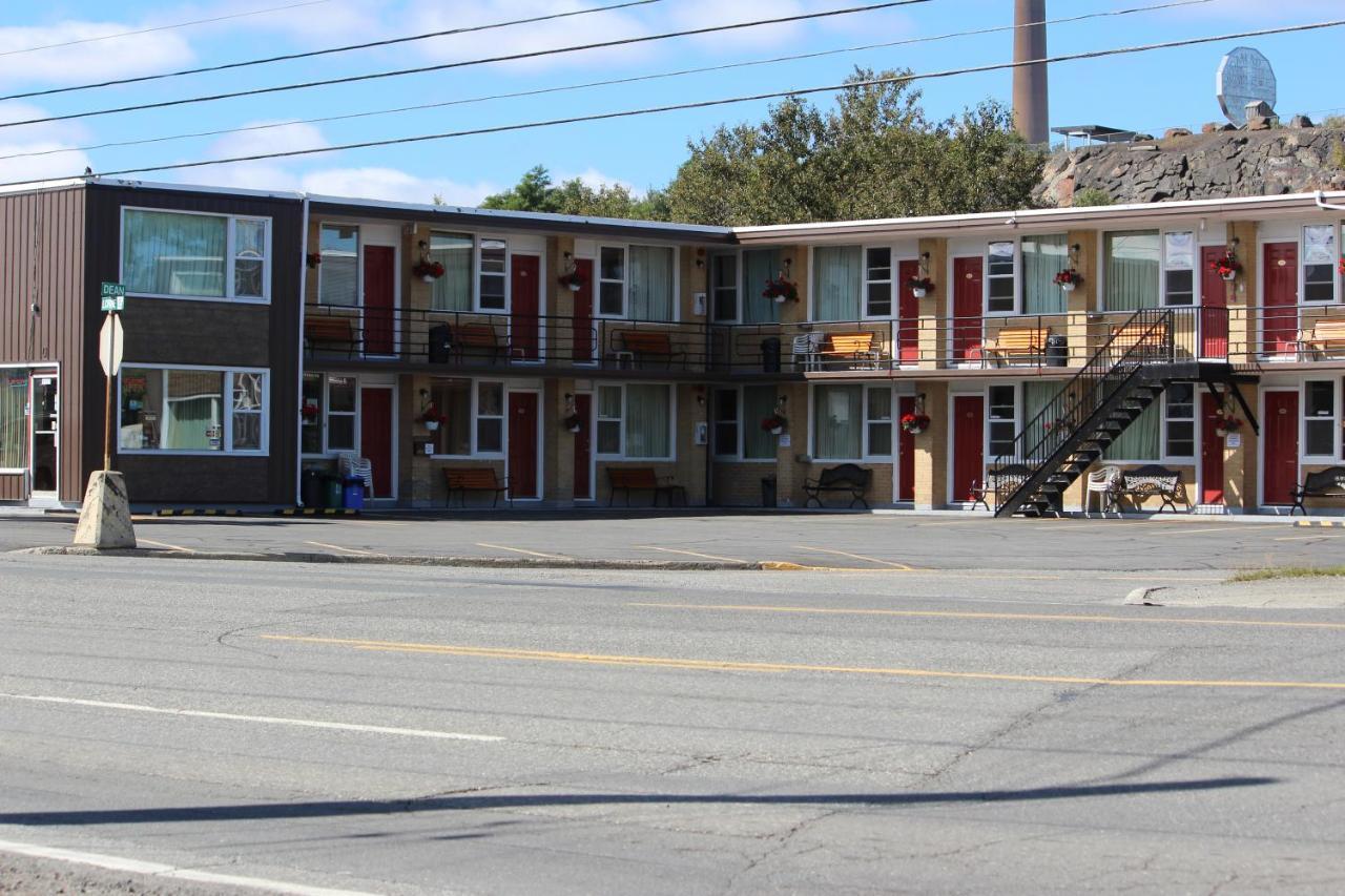 Imperial Fireside Inn Sudbury Exterior photo